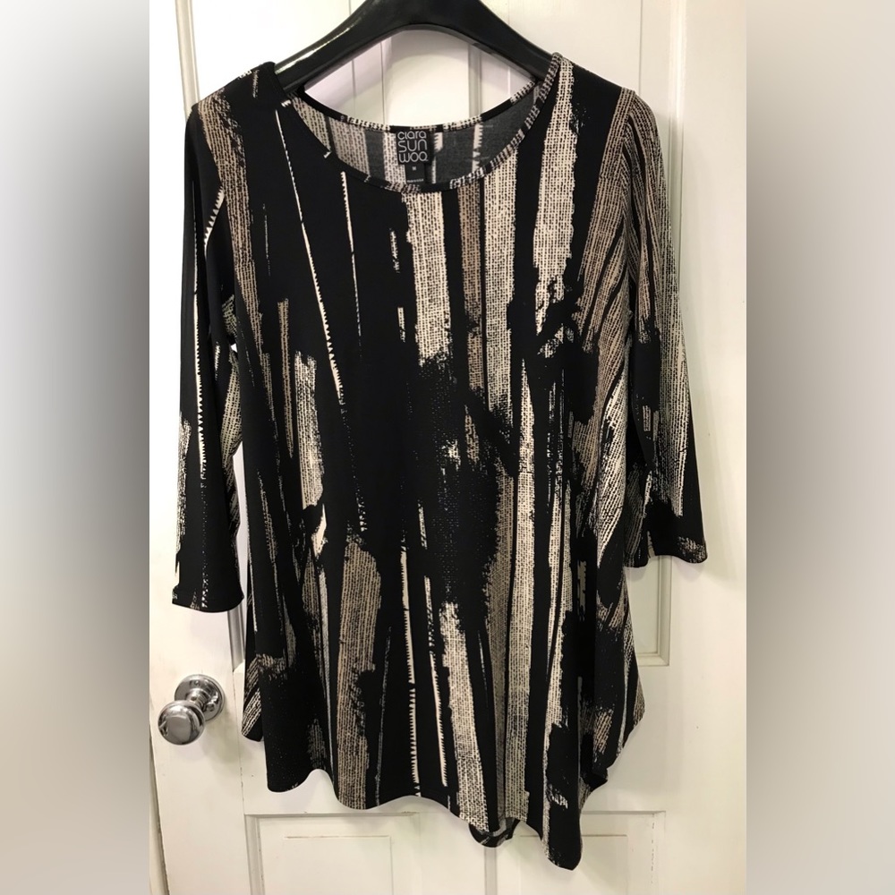 Clara Sunwoo asymmetric hem tunic top M bold modern graphic print